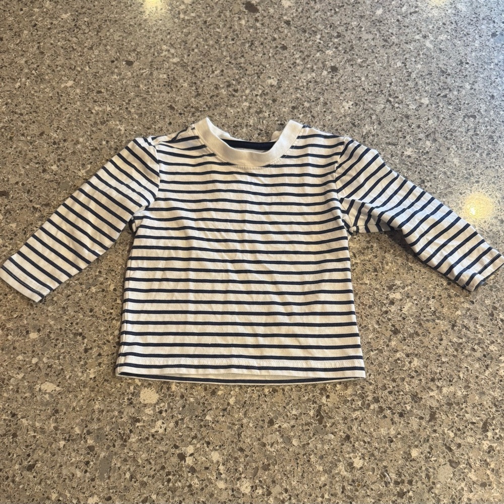Oshkosh B’gosh l Striped Long Sleeve Shirt & Jogger Set l Top:6-9M/Joggers: 9M - Picture 5 of 6